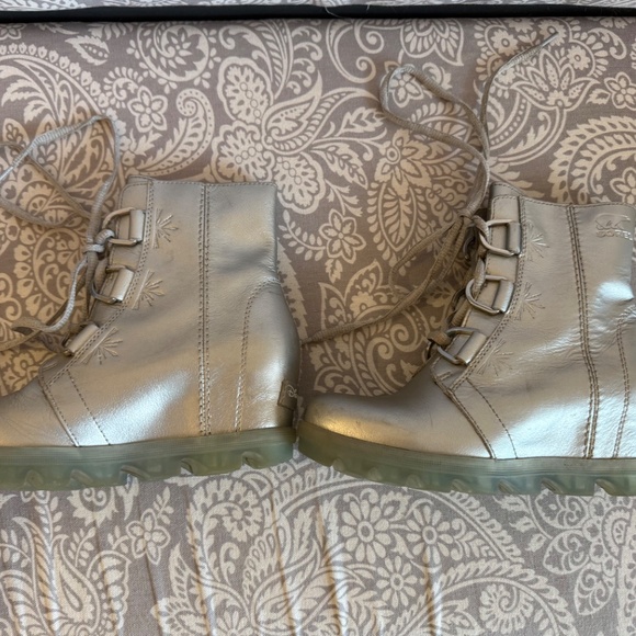 Disney x Sorel Frozen Joan of Arctic Girls Boots Size 2 - Picture 4 of 5